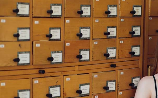 个人档案如何托管至人才中心？