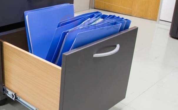 档案应该如何办理托管和调转手续？