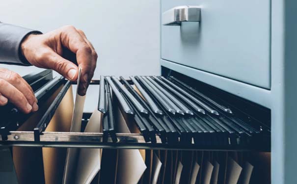 个人怎么查询自己的档案在哪里？