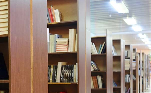 如何查询自己的档案在哪里托管？